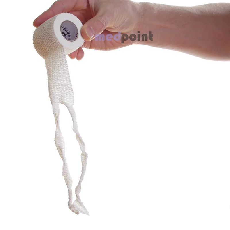 medpoint-Go-stretch-bandage-and-scissors--rolled