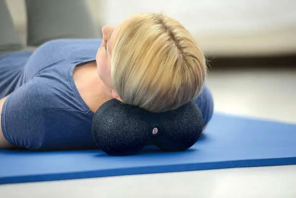 sissel-must-duopall-12cm SISSEL®MYOFASCIA DoubleBall, 12 x 24cm, must - Image 5