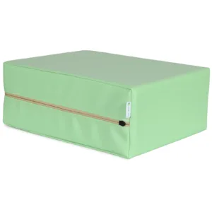 Roheline positsioneerimiskuubik jäsemetele 40 × 30 × 15 cm valgel taustal