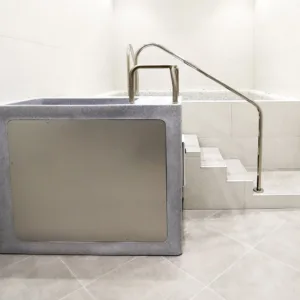 CET CryoSpa Pro jäävann roostevaba käsipuu ja trepiga taastumisruumis